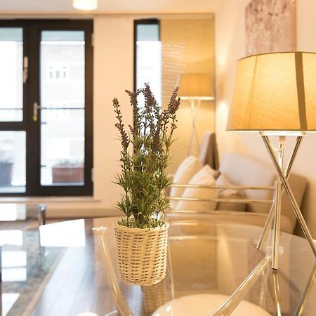 Beautiful 2 Bedroom Property In Borough London Eksteriør bilde