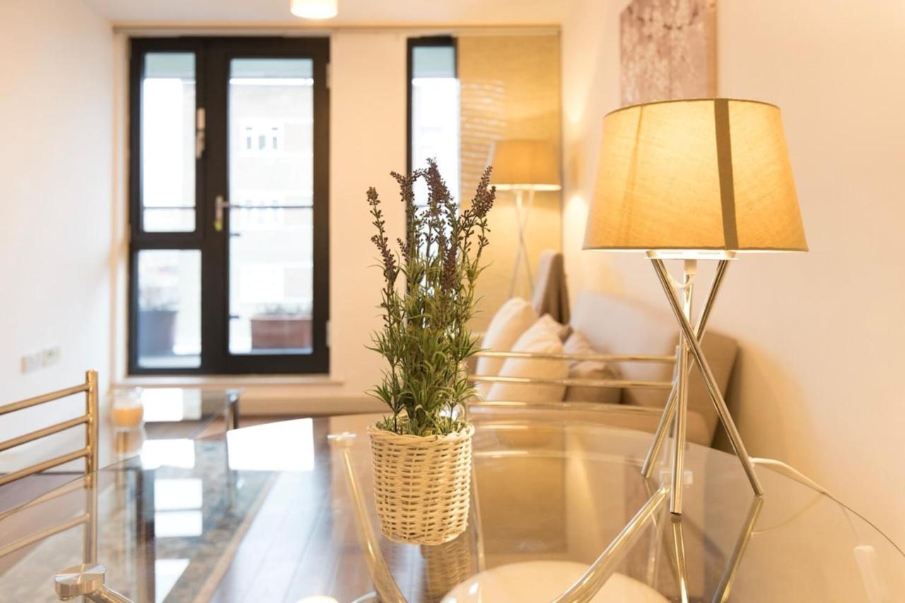 Beautiful 2 Bedroom Property In Borough London Eksteriør bilde